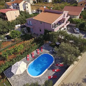 With Private Pool Apartament Sukošan